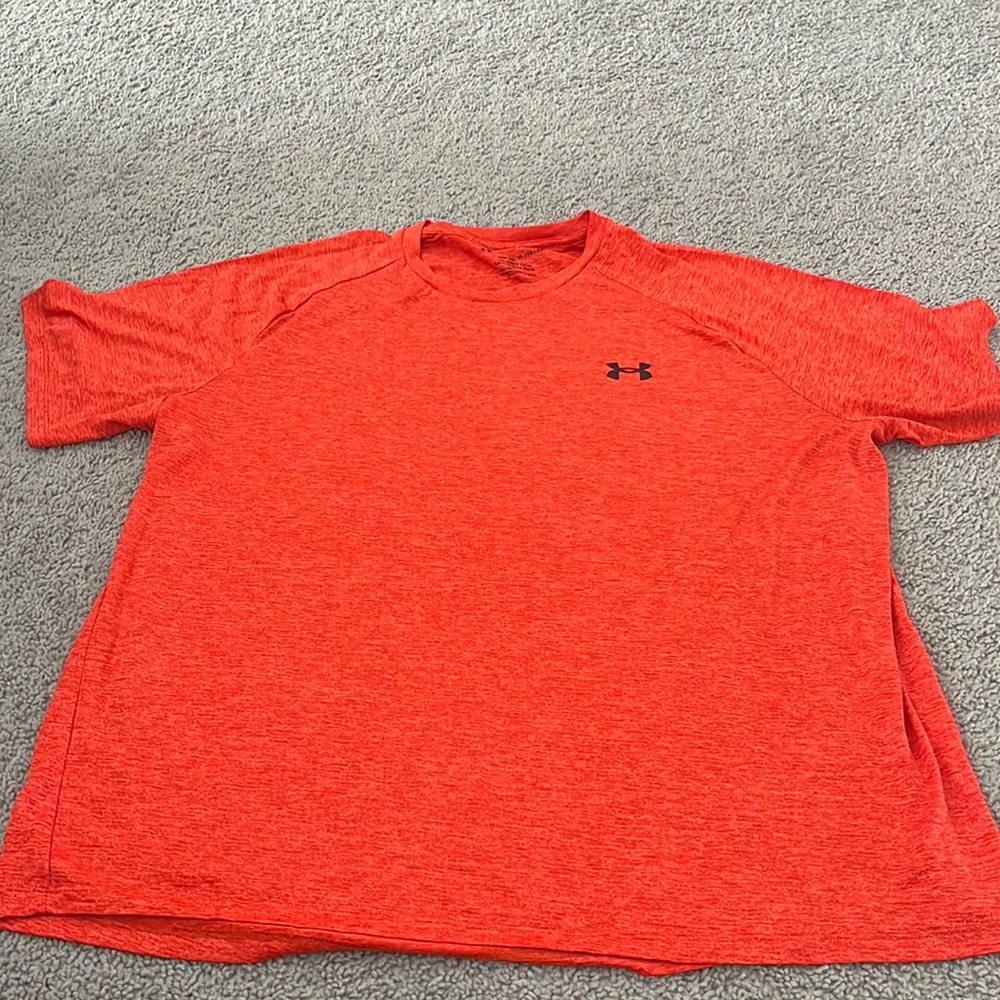 Mens workout athletic under armour shirt